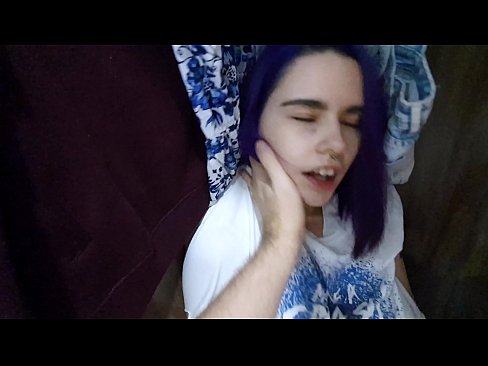 ❤️ Нашел сестренку в шкафу и помог кончить ️ Секс видео на hentaiser.ru ☑